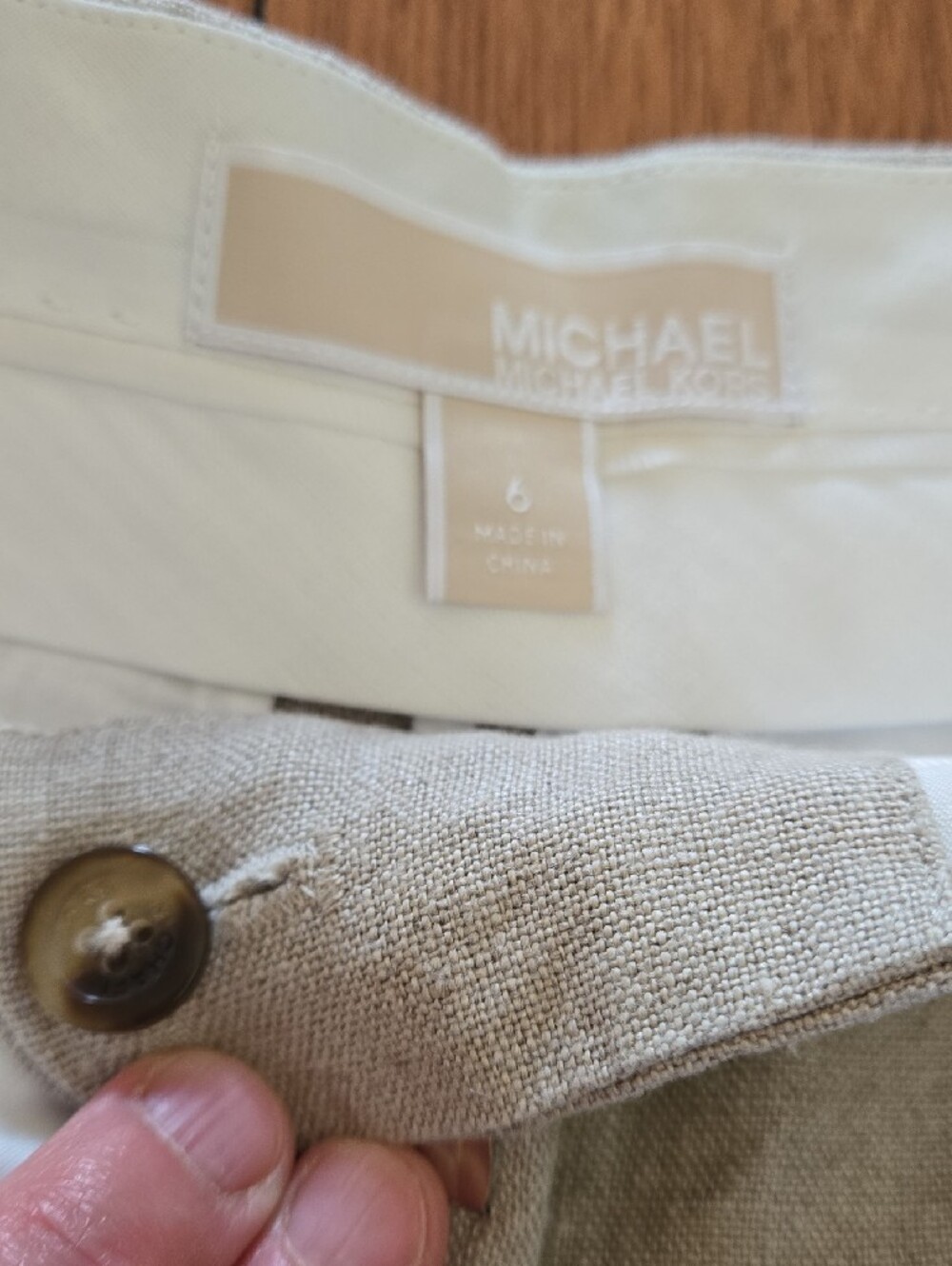 Michael Kors Linen Beige Shorts - Picture 3 of 4